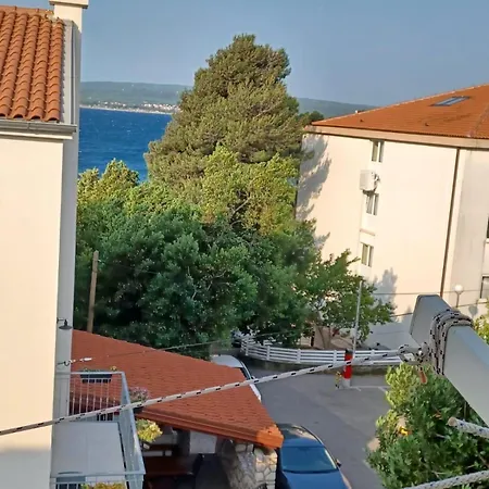By The Sea Apartment *