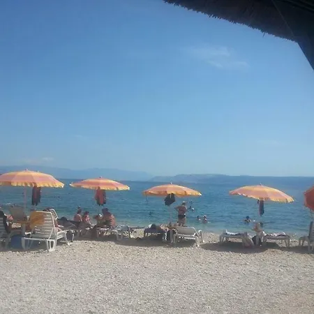 By The Sea Apartment *