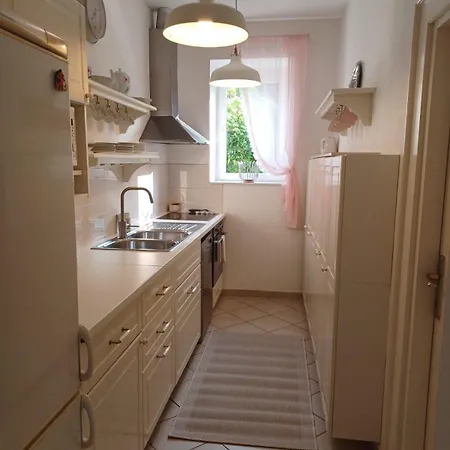 Apartman By The Sea *