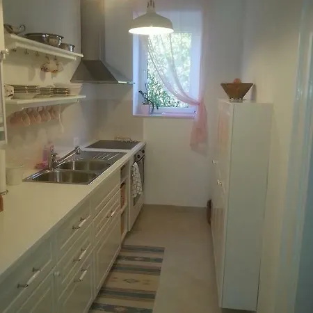 Lona * Crikvenica