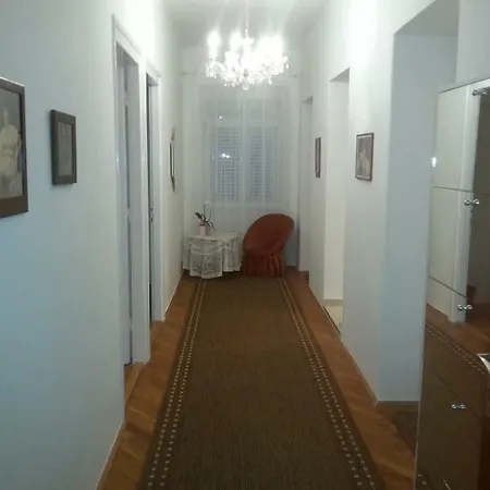 Apartment Lona *